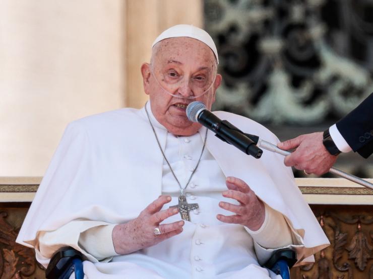 POPE FRANCIS OXYGEN MASK VATICAN.JPG