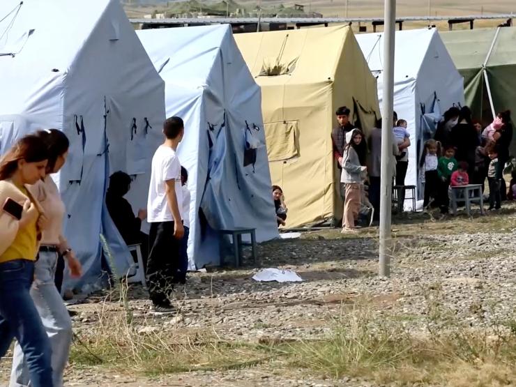 2023-09-22ARMENIA-AZERBAIJAN-KARABAKH-EVACUEES.JPG