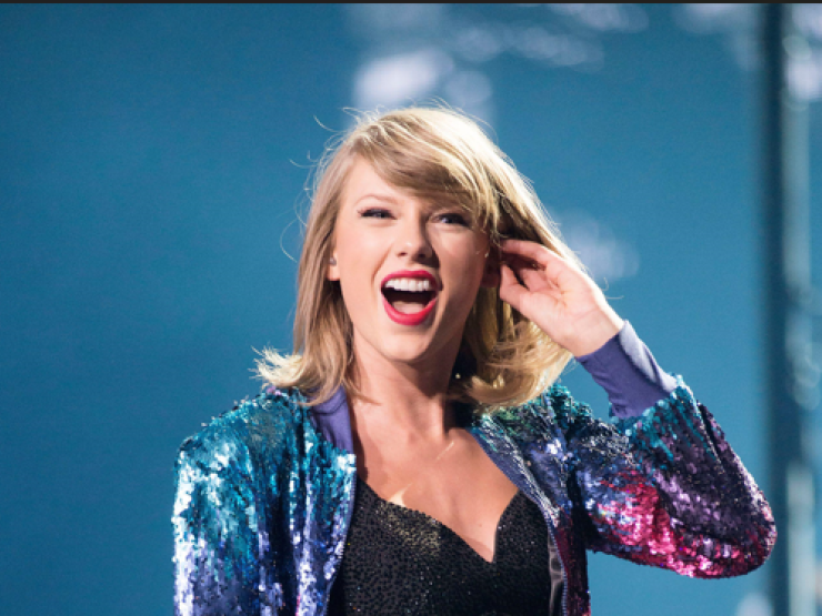 Taylor Swift head and shoulders.png