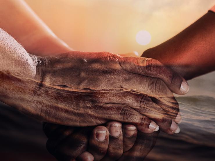 hands-2888625_1920.jpg