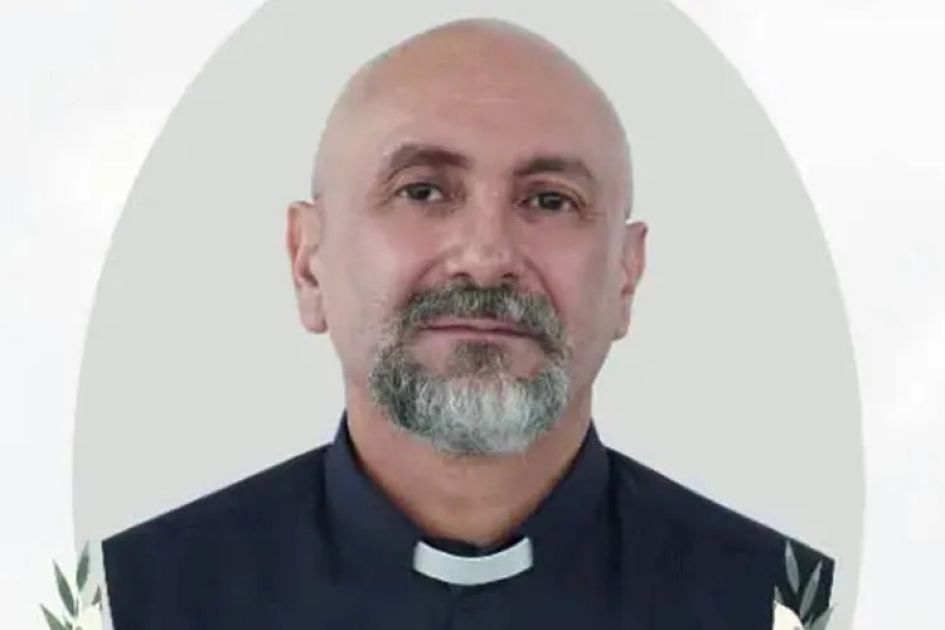 Falling crucifix kills Catholic priest during Mass in Ecuador