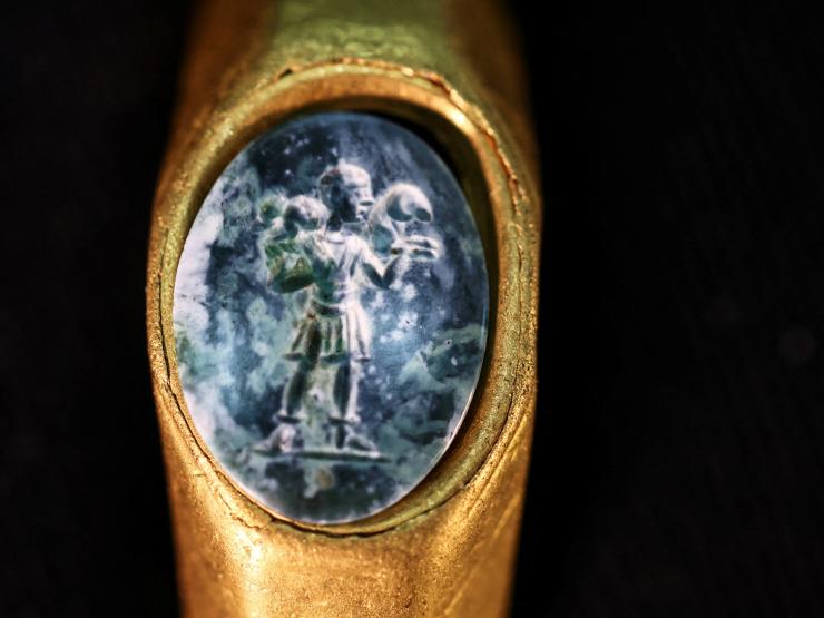 2021-12-22T115035Z_1_LYNXMPEHBL0FX_RTROPTP_4_CHRISTMAS-SEASON-GOOD-SHEPHERD-RING.JPG