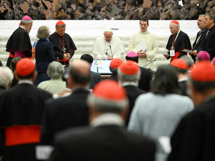 2023-10-28T230707Z_2_LYNXMPEJ9R0AG_RTROPTP_4_POPE-SYNOD.JPG