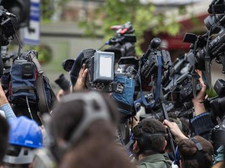 media-scrum-cameras-main_article_image.jpg