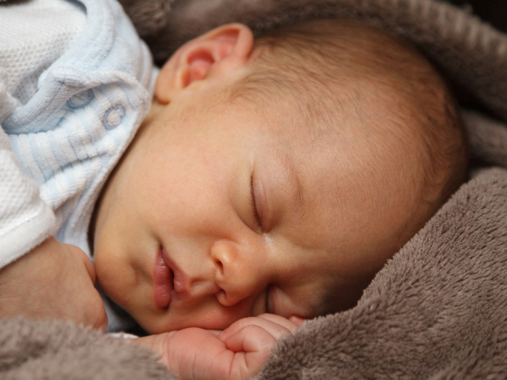 Infant baby thumb.PNG