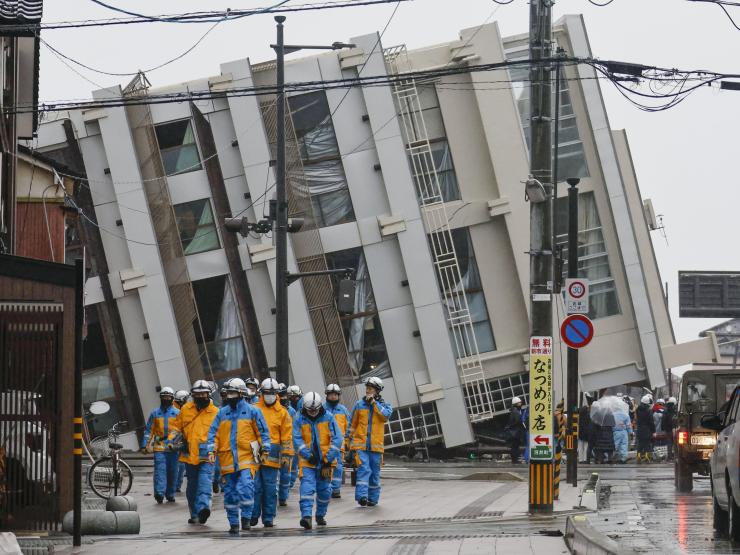 2024-01-03T000000Z_1375646094_MT1KYODO000VO59IZ_RTRMADP_3_AFTERMATH-OF-STRONG-QUAKE-IN-CENTRAL-JAPAN.JPG