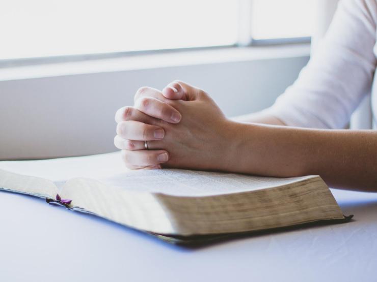 bible pray.jpg