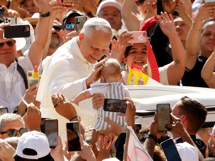 Pope Leo and baby.jpg