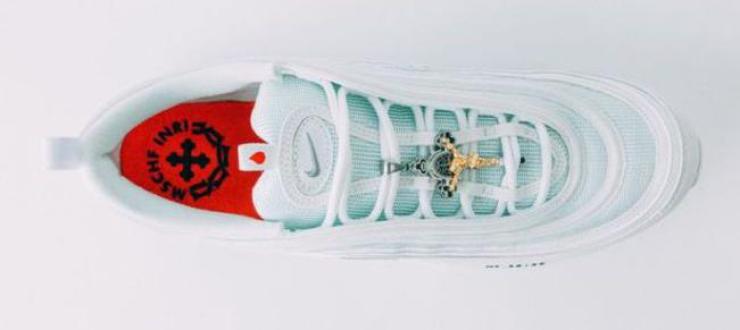 nike holy trainers