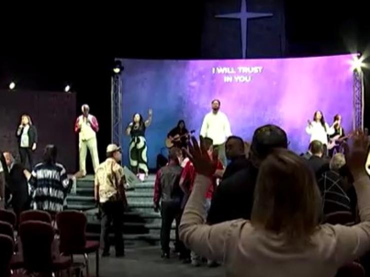 Hawaii Moinday church pic.jpg