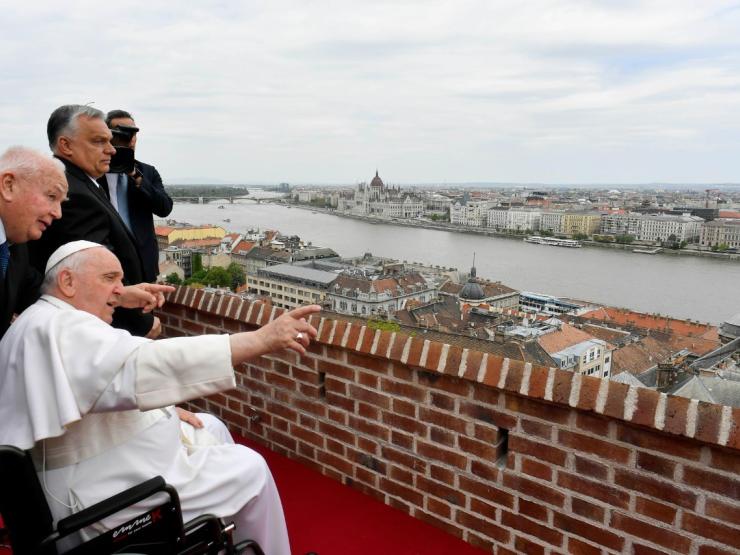 Pope in Hungary.jfif