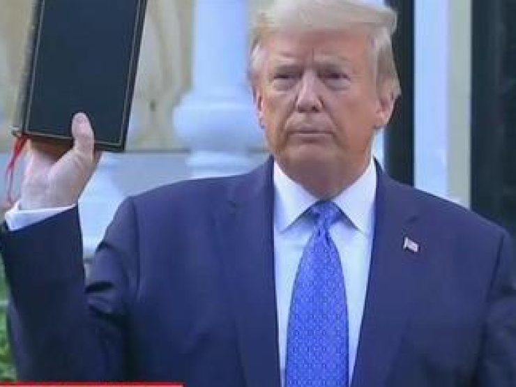 trumpthumb.jpg