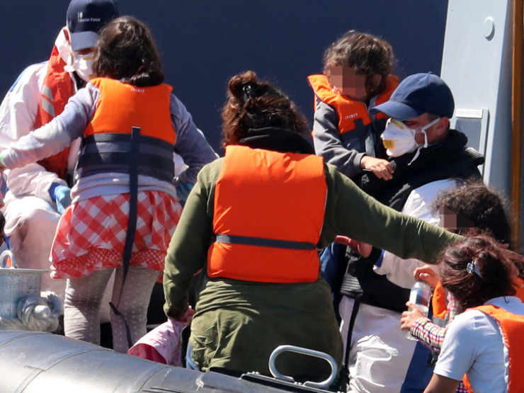Migrants thumb.PNG
