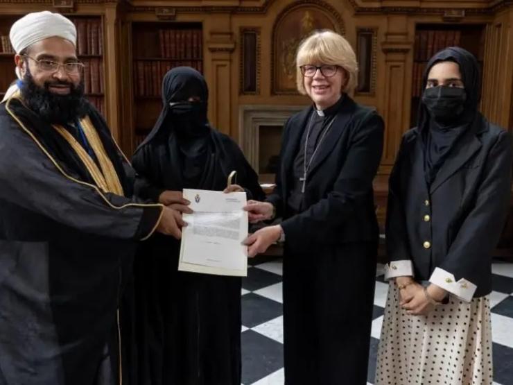 MULLALLY MUSLIM CLERIC AWARD.jpg