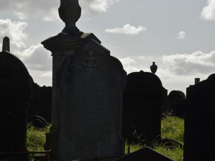 GRAVESTONES-silhouette-main_article_image.jpg