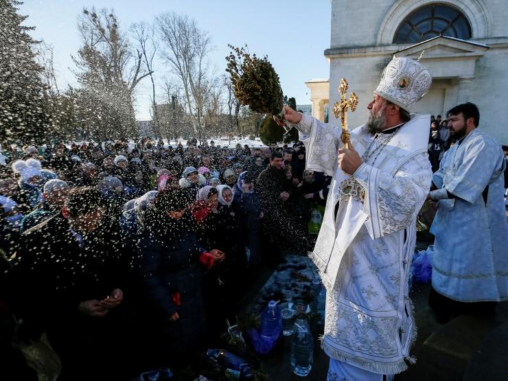 2023-11-17T001832Z_1_LYNXMPEJAG00B_RTROPTP_4_UKRAINE-CRISIS-MOLDOVA-CHURCH.JPG