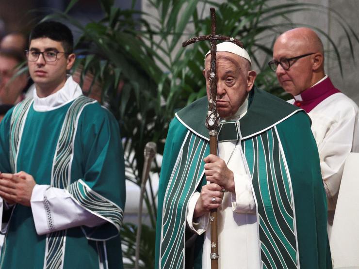 POPE-SYNOD-MASS 22.JPG