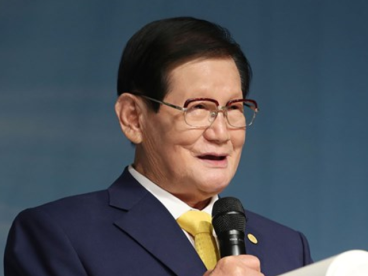 Lee Man-hee.PNG