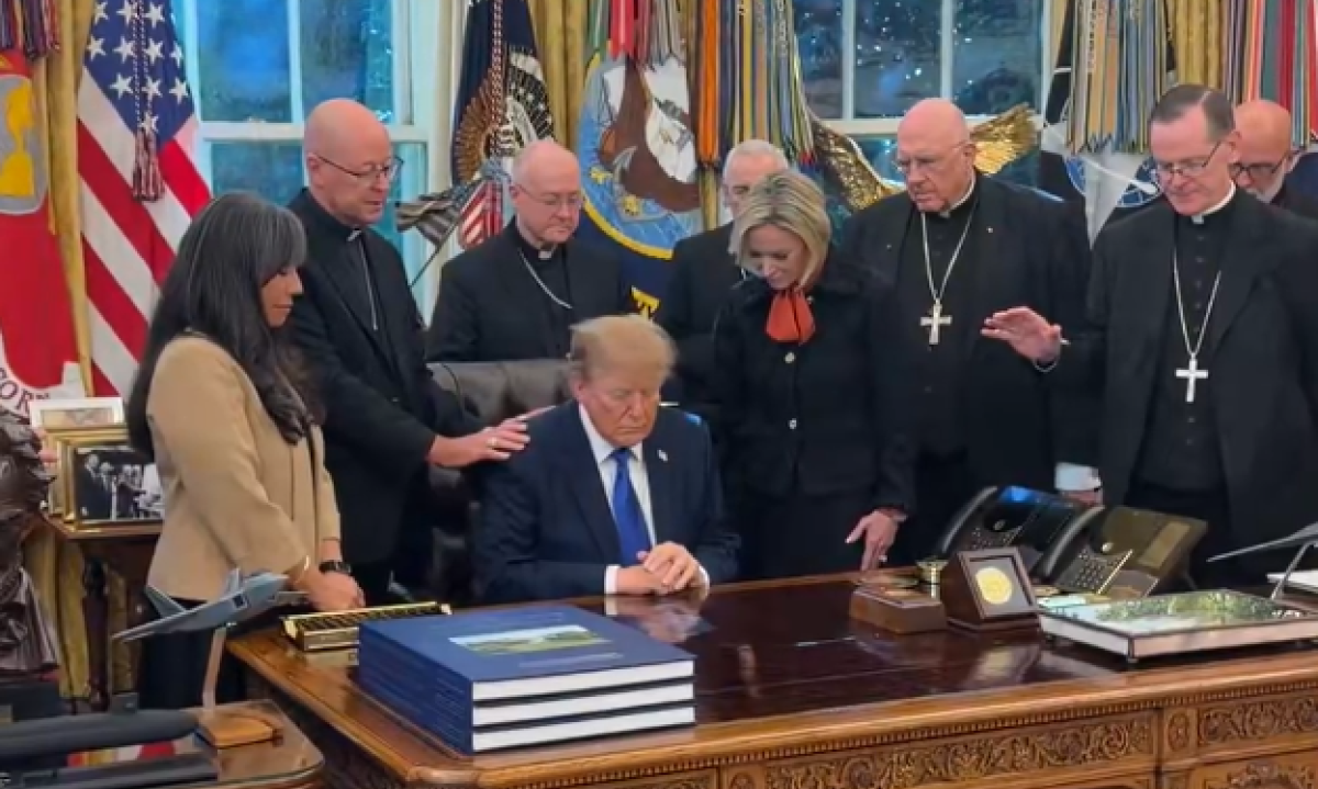 BishopsPrayforTrump.png