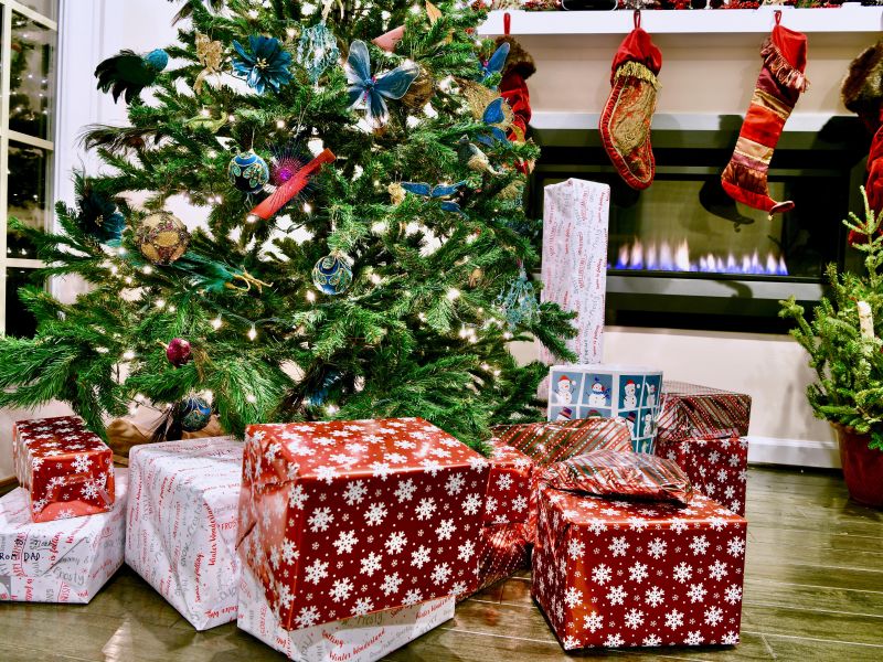 Children's Society: Half of UK teenagers overwhelmed by pressure of 'perfect' Christmas