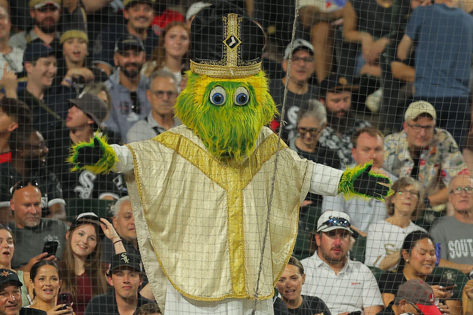 White Sox hosts 'Pope Hat' game to celebrate most recognisable fan