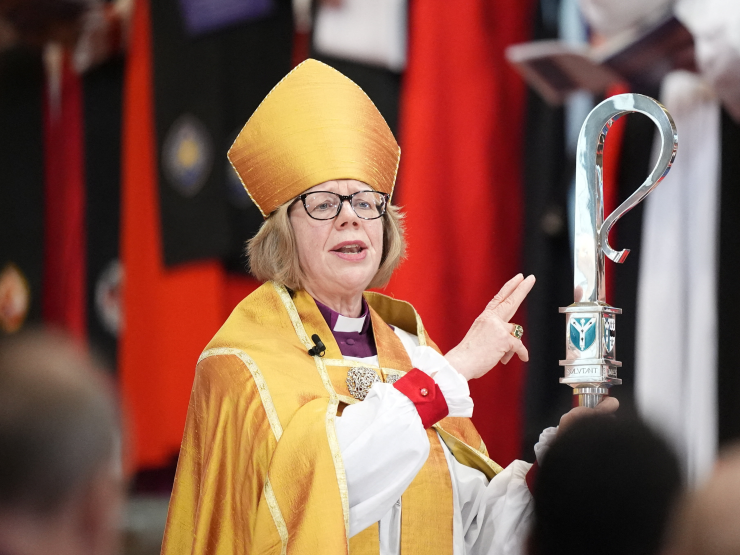 SarahMullally-Enthronement_Reuters.JPG