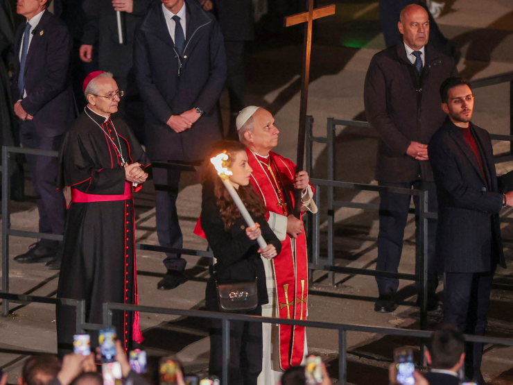 reuters-popeleo-goodfriday.JPG