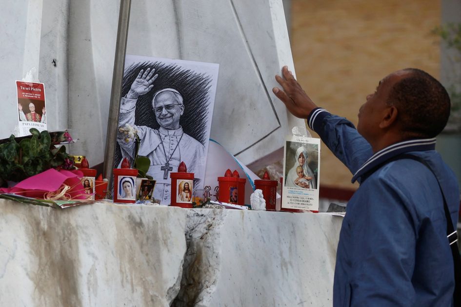 Pope Leo leaves hospital days after lung cancer surgery