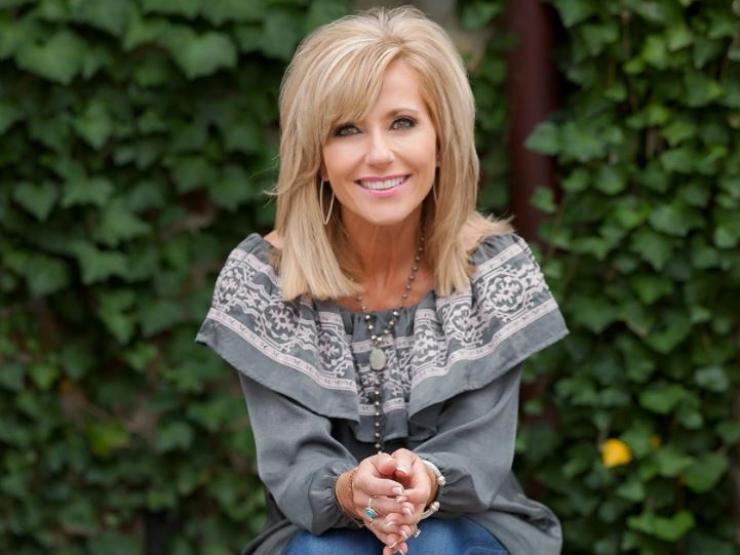 beth moore sitting thumb.JPG
