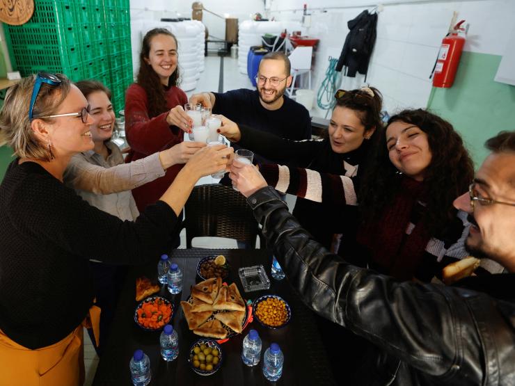 2022-12-18T091903Z_2_LYNXMPEIBH029_RTROPTP_4_CHRISTMAS-SEASON-PALESTINIAN-ARAK.JPG