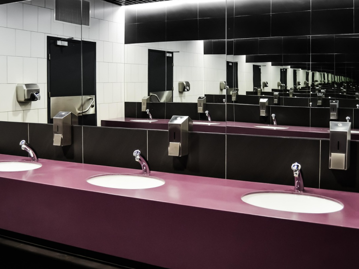 toilets-265275_1280.jpg