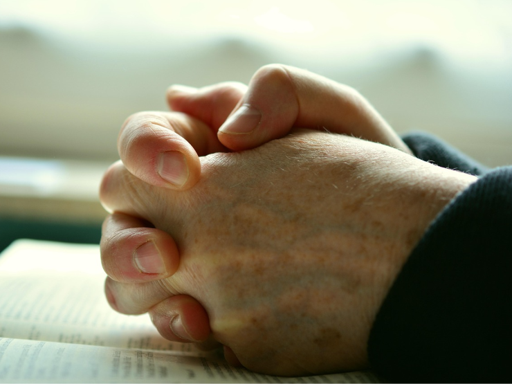 pray-2558490_1280.jpg