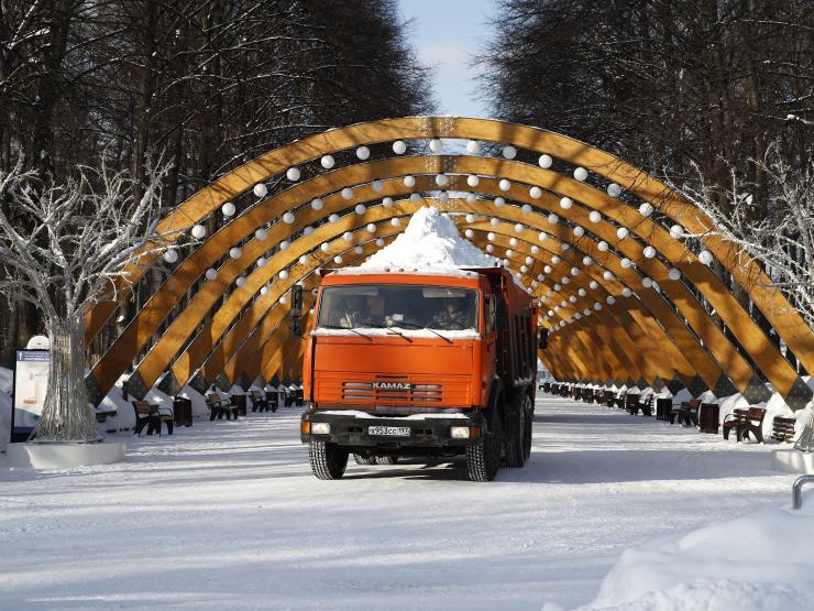 GRITTING LORRY.JPG