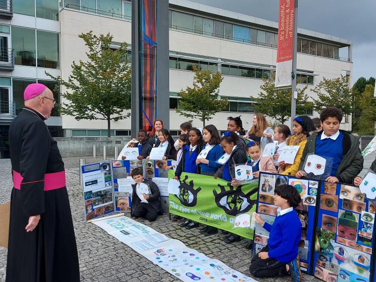 Archbishop Malcolm McMahon and ST Nicolas Primary School 2.jpg