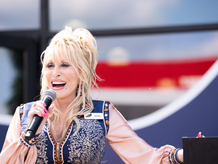 DOLLY PARTON.JPG