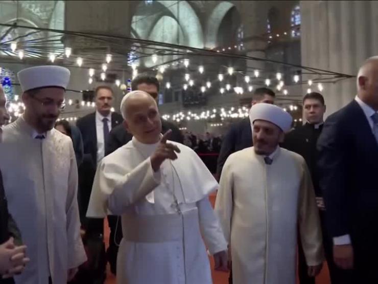 Pope at Blue Mosque.JPG