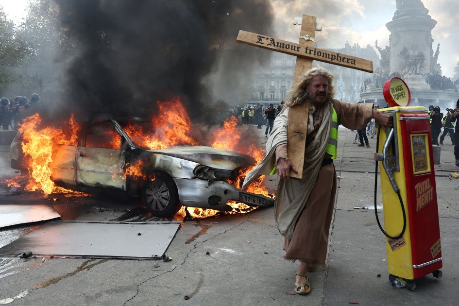 French bishops condemn violence at weekend demonstrations