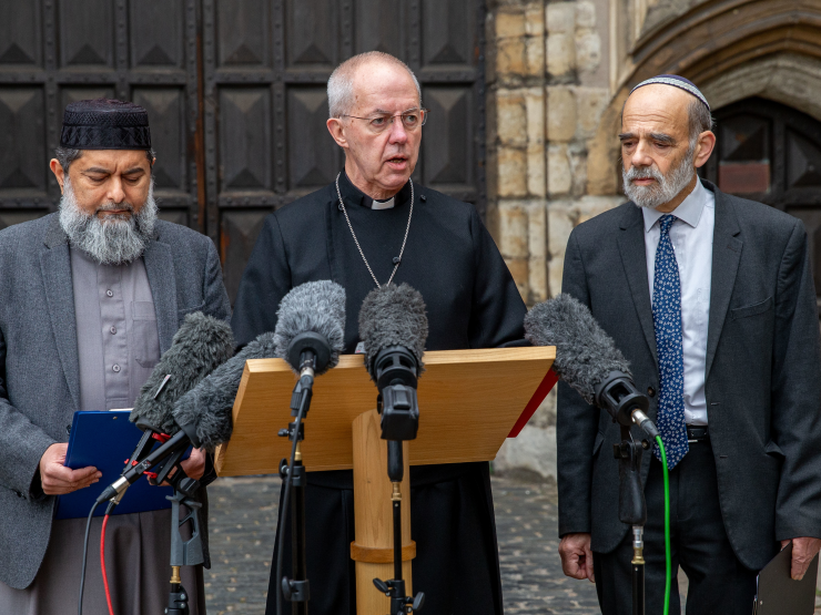 Justin Welby, rabbi and imam Israel Palestine conflict credit Neil TurnerLambeth Palace banner.jpg