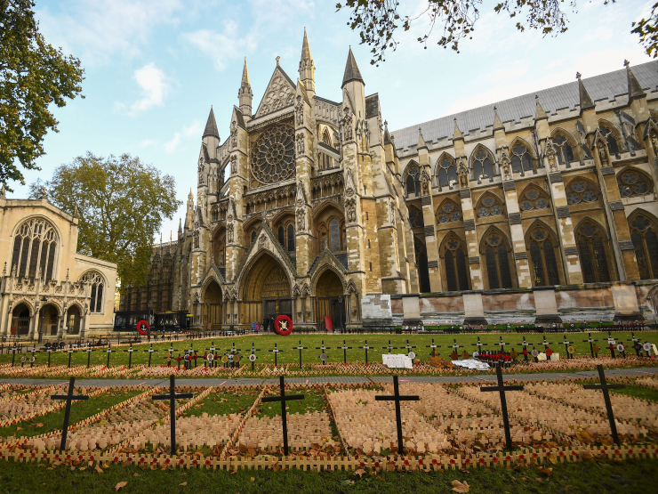 Westminster abbey remembrance sunday poppy PA Victoria Jones.jpg thumb.jpg