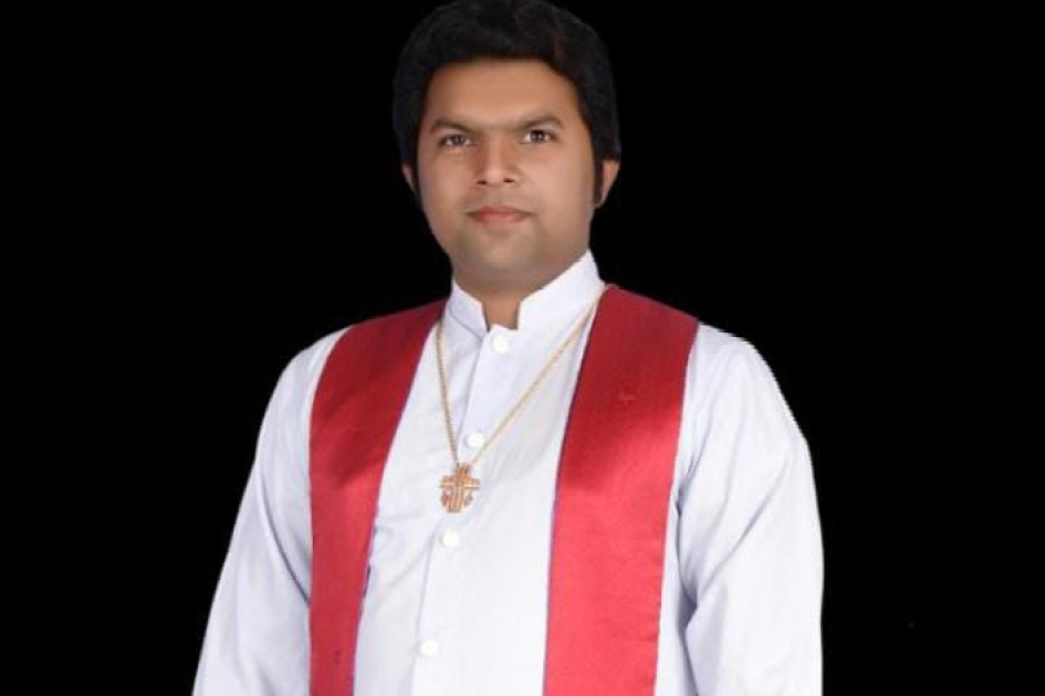 Pastor Survives Deadly Shooting After Removing Islamic Writings From