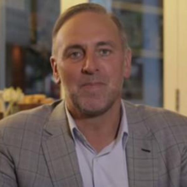 Brian Houston invited to the White House and prays for Trump