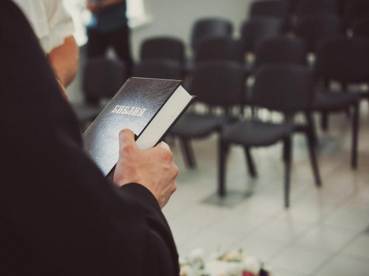 bible pastor.jpg