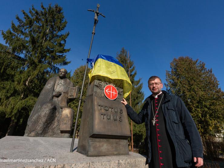 Ukraine Bishop ACN pic.jpg