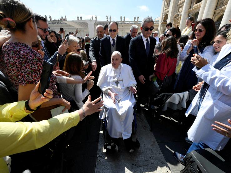 POPE FRANCIS HEALTH RECOERY.JPG