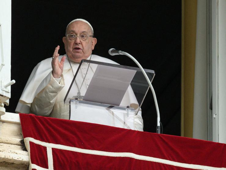 2025-01-20T041423Z_1_LYNXNPEL0J046_RTROPTP_4_POPE-TRUMP-MIGRANTS-RAIDS-KH3.JPG