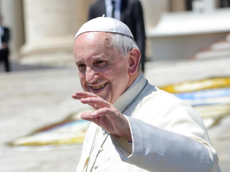 Pope-Francis-waving-thumb_galleryfull.jpg