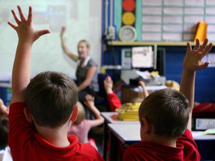 School-classroom-hands-up-thumb_galleryfull.jpg