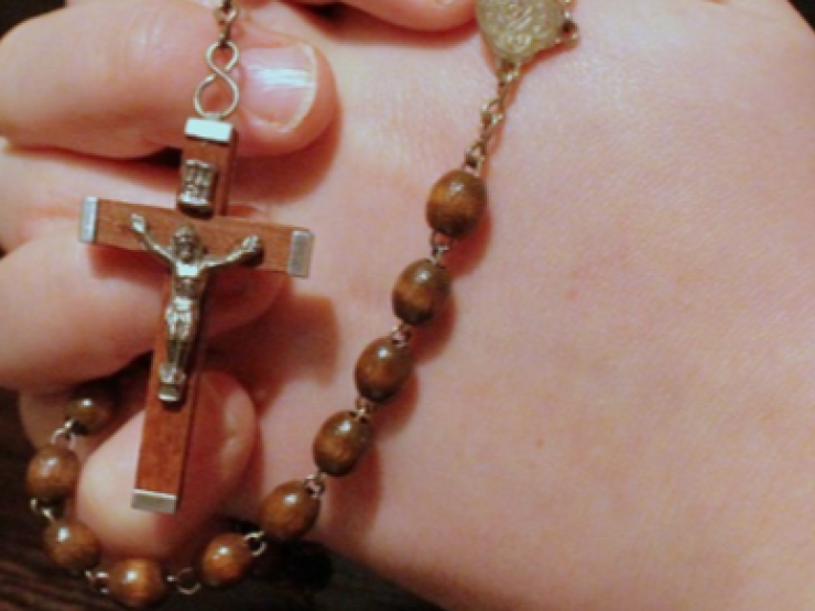 Rosary-prayer-main_article_image.png