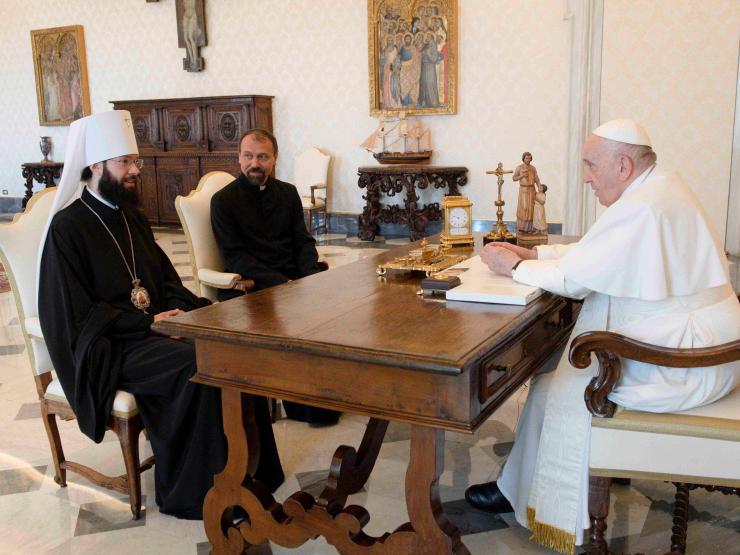 Pope meeting Russian Orthodox Bishop.JPG