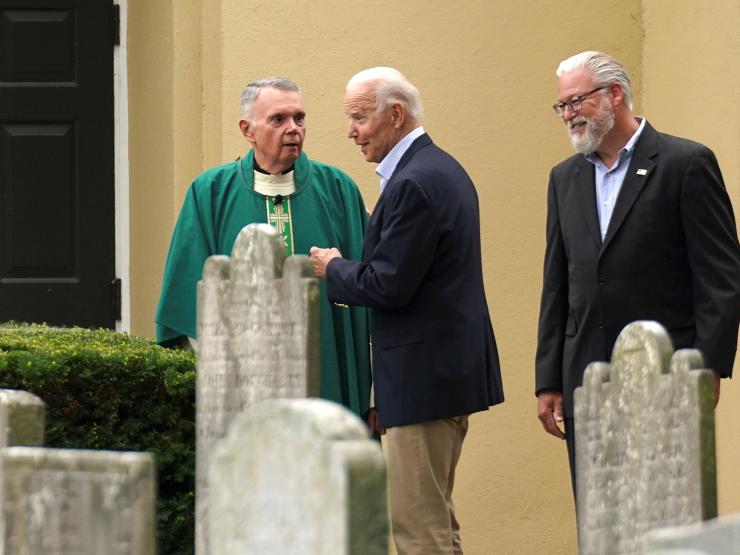 JOE BIDEN CATHOLIC CHURCH PRIEST.JPG
